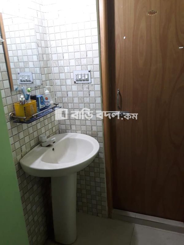 Seat rent in Dhaka মহাখালী, মহাখালী ব্র্যাক ইউনিভার্সিটির পিছনে