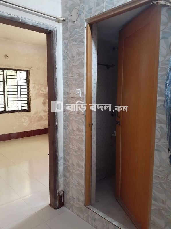 Sublet rent in Dhaka সাভার, স্মরণিকা আবাসিক এলাকা।সাভার নিউ মার্কেট এর কাছেই।মেইন রোড থেকে ২ মিনিট এর হাঁটা পথ।