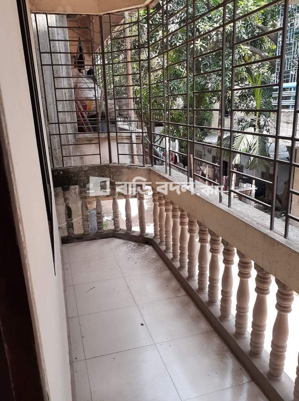 Sublet rent in Dhaka সাভার, স্মরণিকা আবাসিক এলাকা।সাভার নিউ মার্কেট এর কাছেই।মেইন রোড থেকে ২ মিনিট এর হাঁটা পথ।