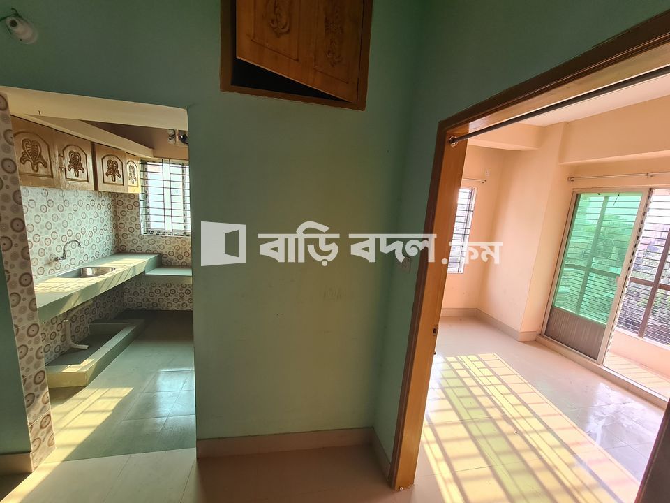 Flat rent in চট্টগ্রাম এর পাহাড়তলী থানার আওতাধীন, কর্ণেল হাট সিটি কর্পরোশন কাচা বাজারের বীপরিত দিকে ঢাকা ট্রাং রোড থেকে পশ্চিম দিক দিয়ে ২ মিনিট হাটার দুরত্তে কর্ণেল জোন্স রোড সংলঘ্ন, | 2 bed(s) | Chattogram Sadar | Baribodol.com, Best property rental platform in Bangladesh