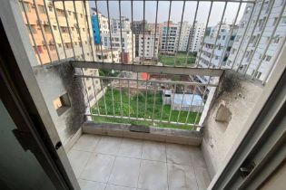 Flat rent in 2-3 minutes walking distance from IUB/NSU/Ghatpar.
| 1 bed(s) | Bashundhara RA | Baribodol.com, Best property rental platform in Bangladesh