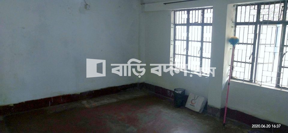Flat rent in Chattogram চট্রগ্রাম সদর, রুপালী গিটার চত্ত্বর, প্রিমিয়ার ইউনিভার্সিটির বিপরীতে, প্রবর্তক মোড়, চট্টগ্রাম।