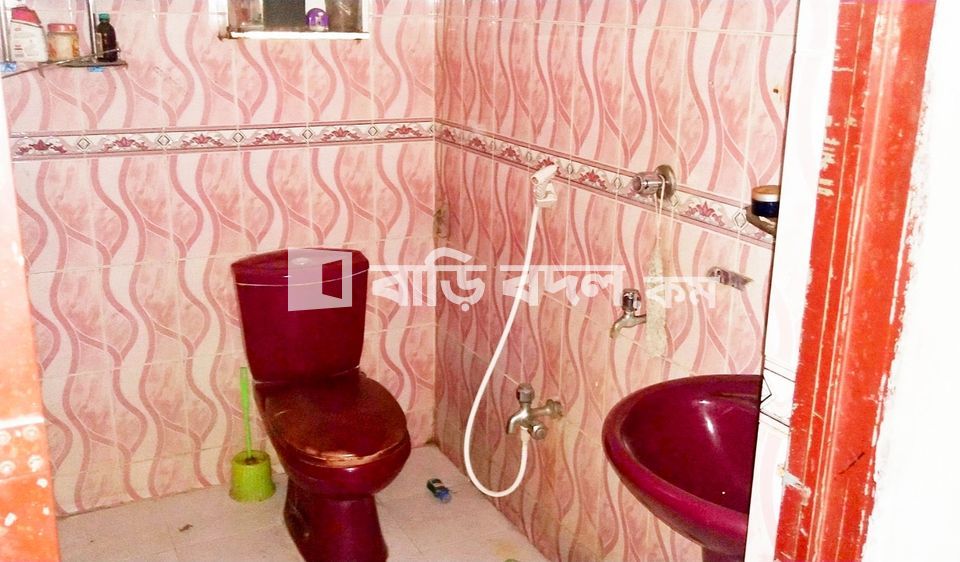 Flat rent in Chattogram চট্রগ্রাম সদর, রুপালী গিটার চত্ত্বর, প্রিমিয়ার ইউনিভার্সিটির বিপরীতে, প্রবর্তক মোড়, চট্টগ্রাম।