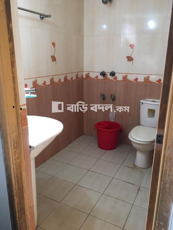 Sublet rent in Dhaka বসুন্ধরা আবাসিক এলাকা, Block -C Rd-05.
10 mins walking distance from NSU and IUB.
2 mins from AIUB.