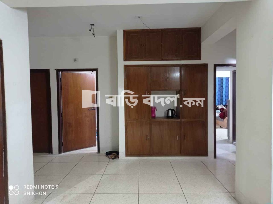 Seat rent in Dhaka শ্যামলী, শ্যামলী প্রিন্স বাজারের ঠিক পিছনে গোল্ডেন স্ট্রীট।