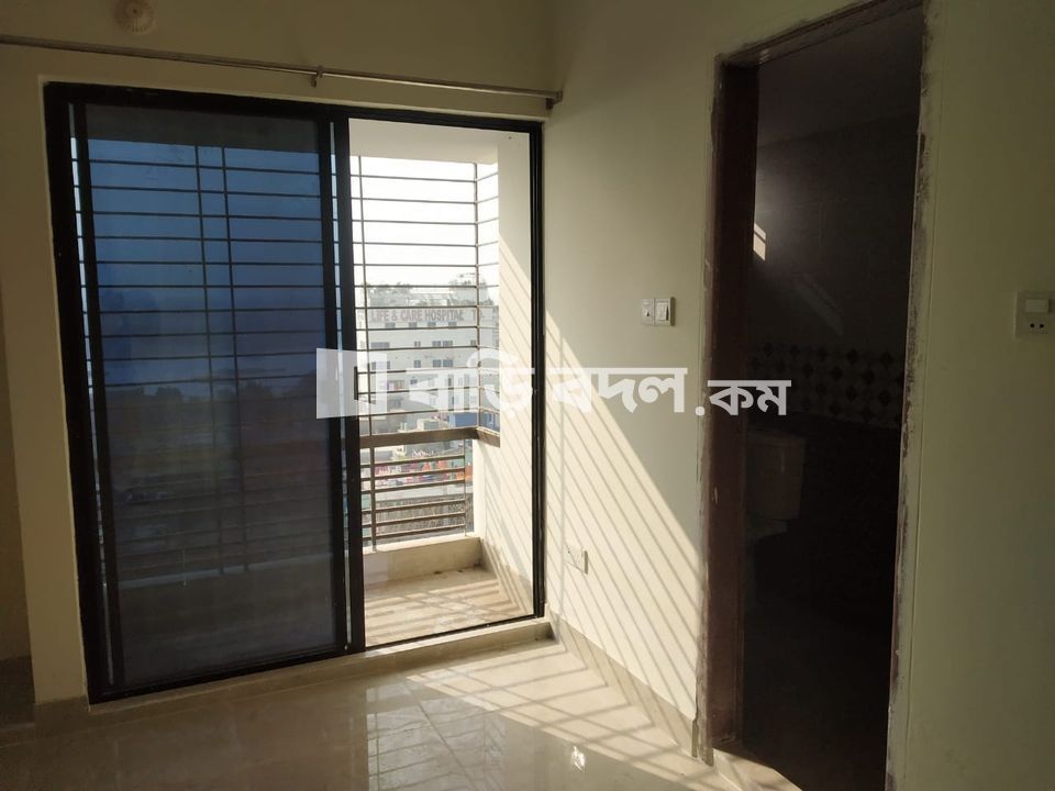 Flat rent in Beside the Jhawchor bazar.
Beribad, hazaribagh, Dhaka. | 3 bed(s) | Old Dhaka | Baribodol.com, Best property rental platform in Bangladesh