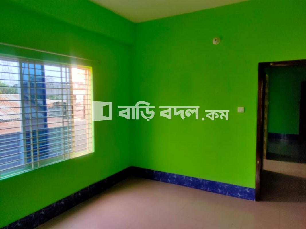Flat rent in Khulna খুলনা সদর, মোহাম্মদ নগর, বিসমিল্লাহ সড়ক (সাচিবুনিয়া বিশ্বরোড মোড় থেকে গল্লামারি যেতে দুই মিনিটের পায়ে হাঁটা পথ)
মেন রোডের পাশে হওয়ায় সার্বক্ষণিক ইজিবাইকে যাতায়াতের সুবিধা। (গল্লামারি যেতে ইজিবাইক ভাড়া পাঁচ টাকা)