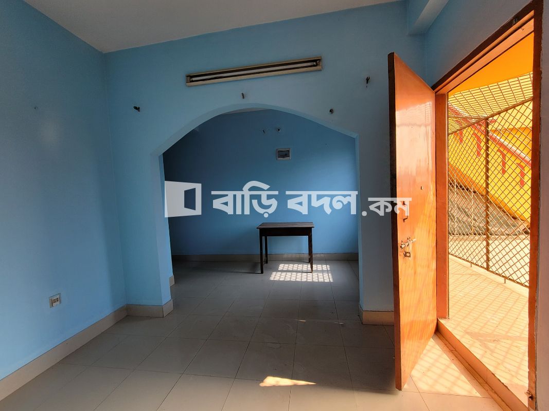 Flat rent in হালিশহর আড়ং এর পাশে মেইন রোড সংলগ্ন (চার নম্বর গেট ২য় বাড়ি) | 1 bed(s) | Chattogram Sadar | Baribodol.com, Best property rental platform in Bangladesh