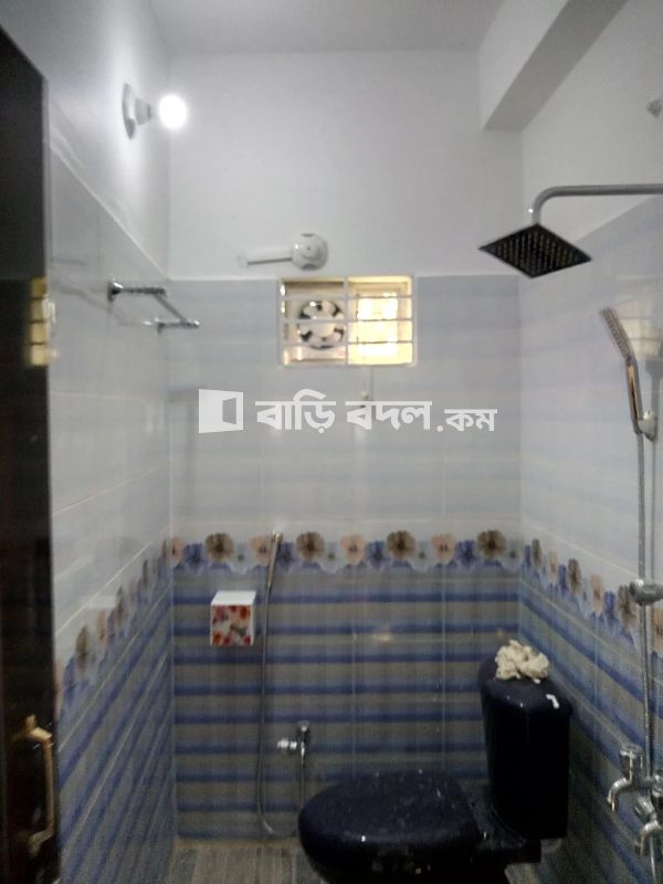 Flat rent in Chattogram চট্রগ্রাম সদর, মীরসরাই উপজেলার আবুতোরাব বাজার রুপালি ব্যাংক এর উপর