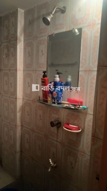 Sublet rent in Dhaka নতুন বাজার, নতুনবাজার, নুরেরচালা। পুরবি মোড়। বাশতলা দিয়ে আসলে ৭ ৮ মিনিট লাগবে।