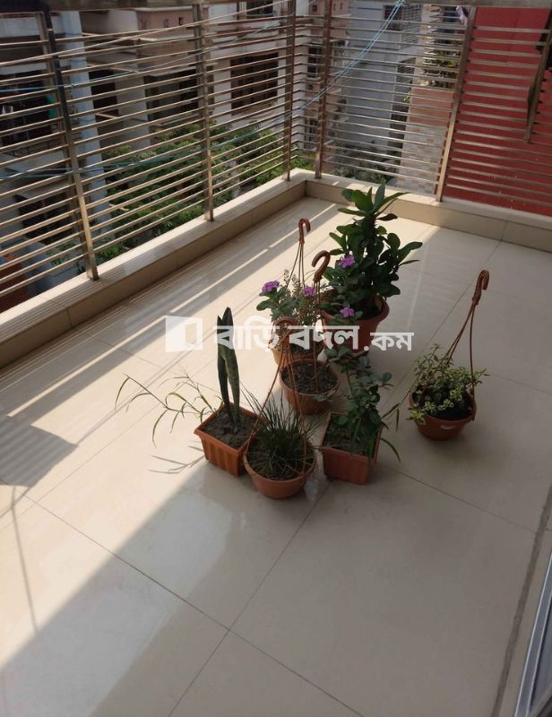 Sublet rent in Dhaka বসুন্ধরা আবাসিক এলাকা, Block D, Road 8,Bashundhara R/A.