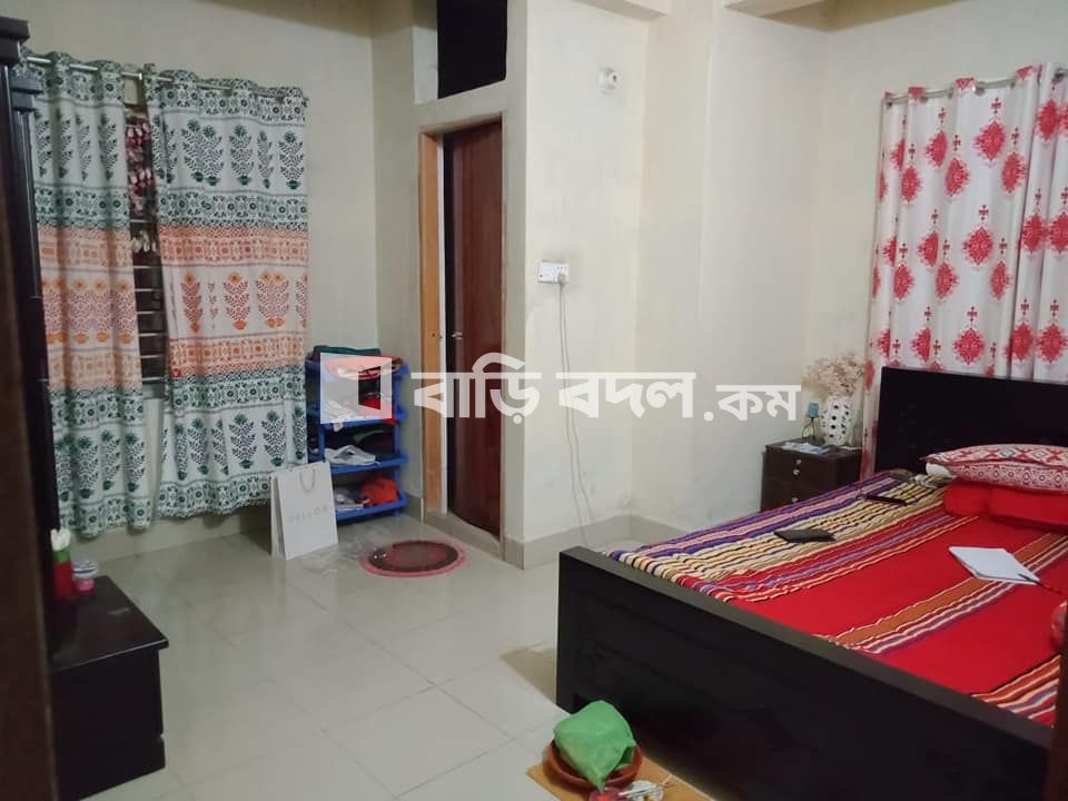 Flat rent in Dhaka রায়েরবাজার, ৪/৬৬ রায়ের বাজার, পুলিশ ফাড়ি রোড। রায়ের বাজারে মসজিদের পিছে।