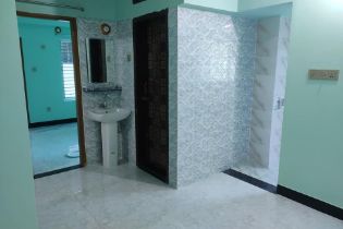Flat rent in Foys lake, abdul hamid road, Near USTC, Ctg | 3 bed(s) | Chattogram Sadar | Baribodol.com, Best property rental platform in Bangladesh