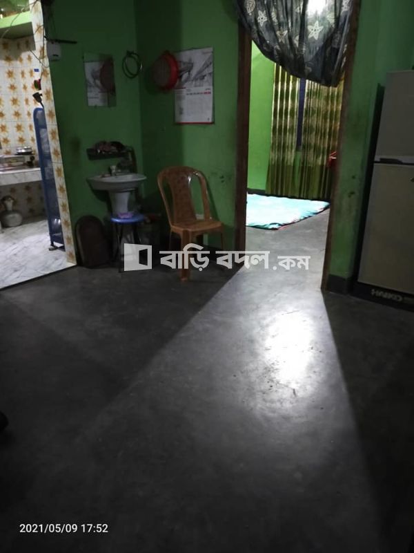 Flat rent in Dhaka নতুন বাজার, নতুন বাজার নূরের চালা(বাসতলা মেইন রোড ক্যামব্রিয়ান কলেজের কাছ থেকে রিক্সায় করে নূরের চালা পূরবীর মোড়, রিক্সা ভাড়া নিবে ২০ টাকা)।