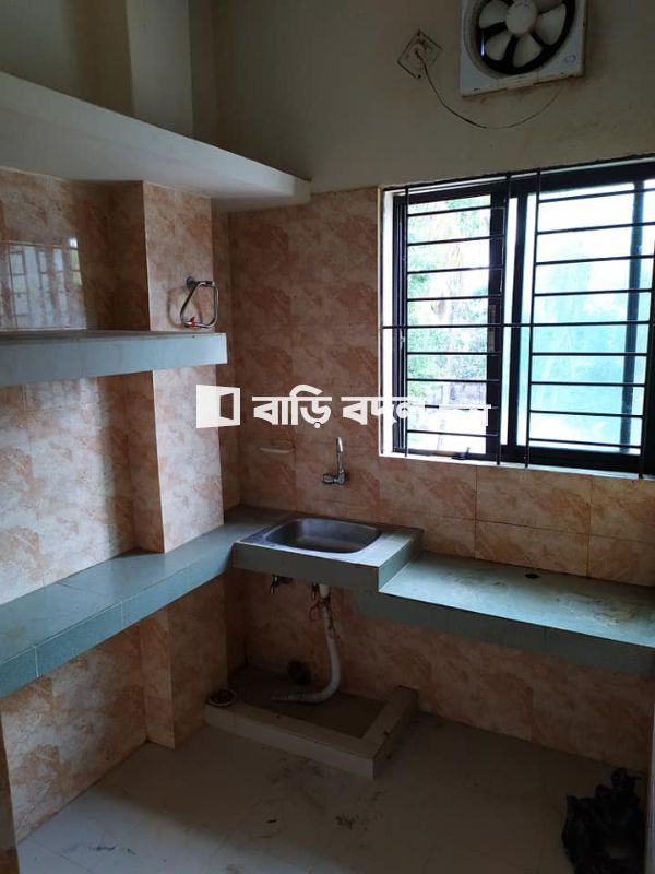 Flat rent in Barishal বরিশাল সদর, মুসলিম গোরস থান রোড,ধোপাবারির মোর