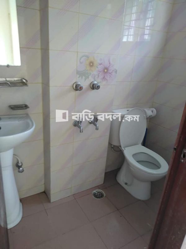 Flat rent in ফয়েস লেক টিকেট কাউন্টার এর পূর্ব পাশে লেক ভিউ আবাসিক এলাকা
| 2 bed(s) | Chattogram Sadar | Baribodol.com, Best property rental platform in Bangladesh