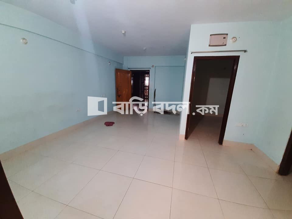 Flat rent in Cumilla কুমিল্লা আদর্শ সদর, রেইসকোর্স ( পলাশী গলি, কাঠের পুল থেকে পূর্ব দিকে রেইসকোর্স বড় রাস্তার পাশেই)