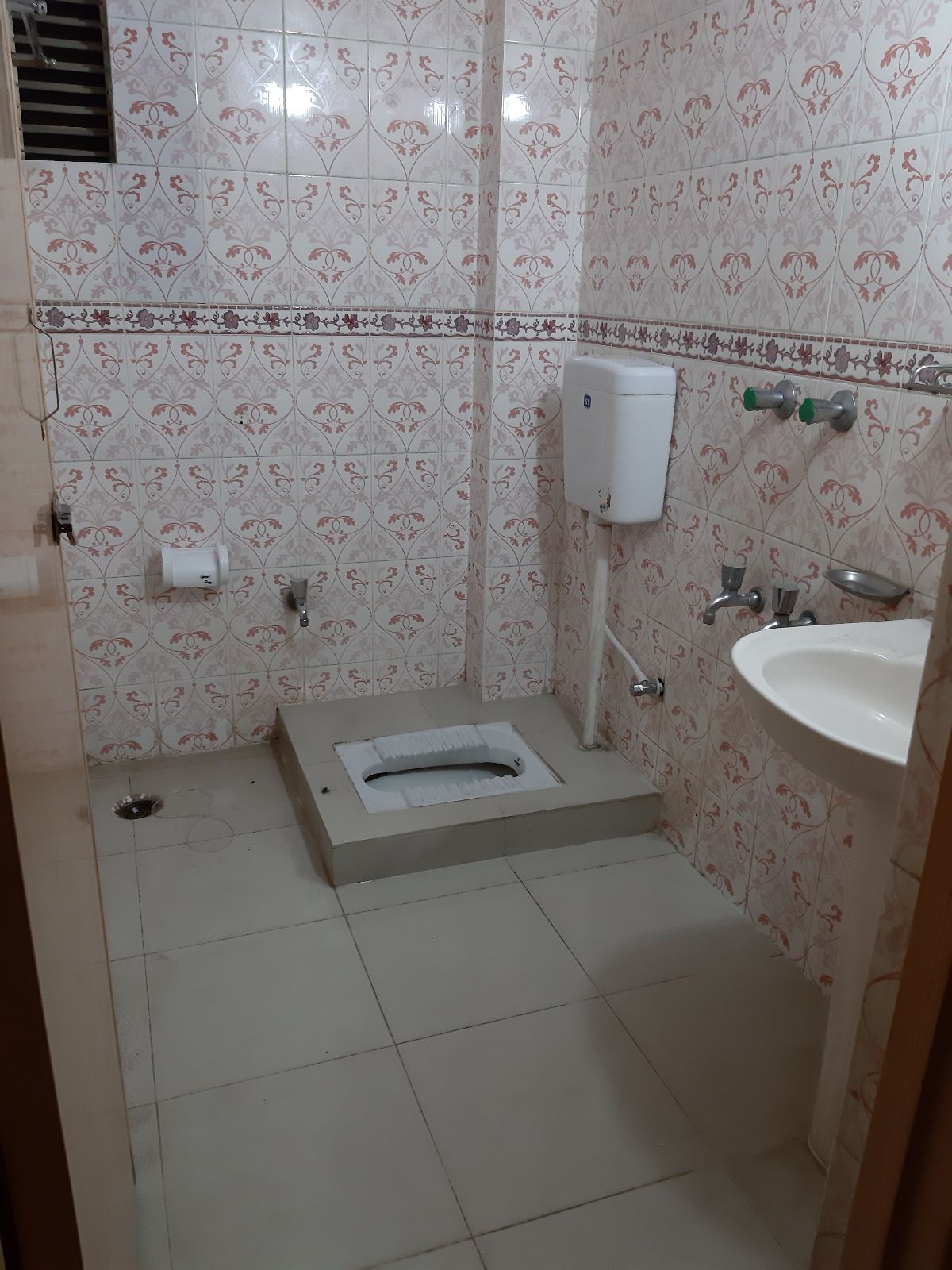 Seat rent in Uttara | 3 bed(s) | Baribodol.com