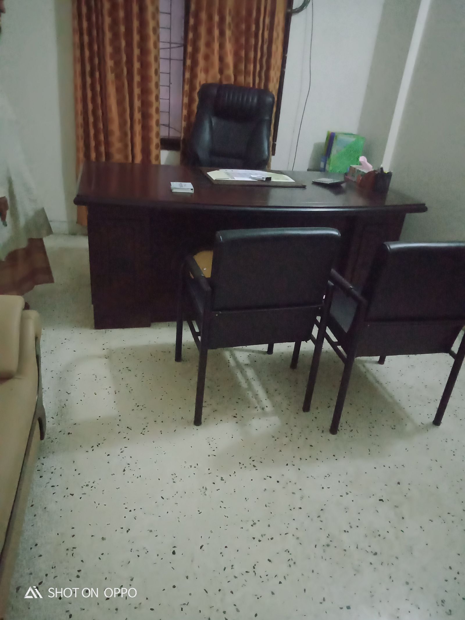 Seat rent in কামার পাড়া বাস স্ট্যান্ডের 50 গজ পশ্চিমে | 2 bed(s) | Abdullahpur | Baribodol.com, Best property rental platform in Bangladesh