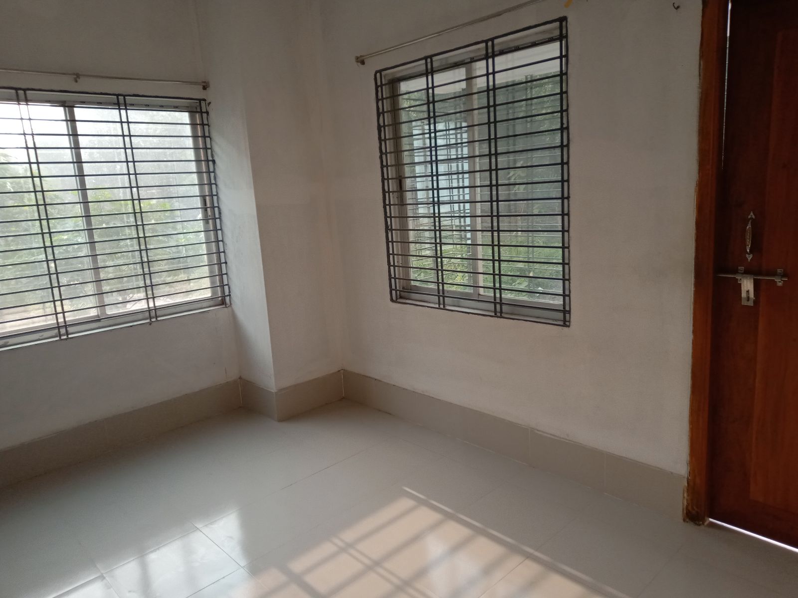 Flat rent in Rajshahi রাজশাহী সদর, ছোটবনগ্রাম পশ্চিমপাড়া ব্যাংক টাউন আবাসিক,সপুরা,রাজশাহী